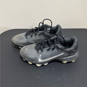 Nike Kids Black and White Baseball Cleats